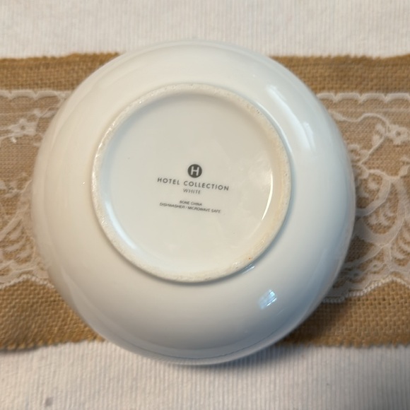 Hotel Collection Bone China, Dishwasher and microwave safe - Picture 2 of 7